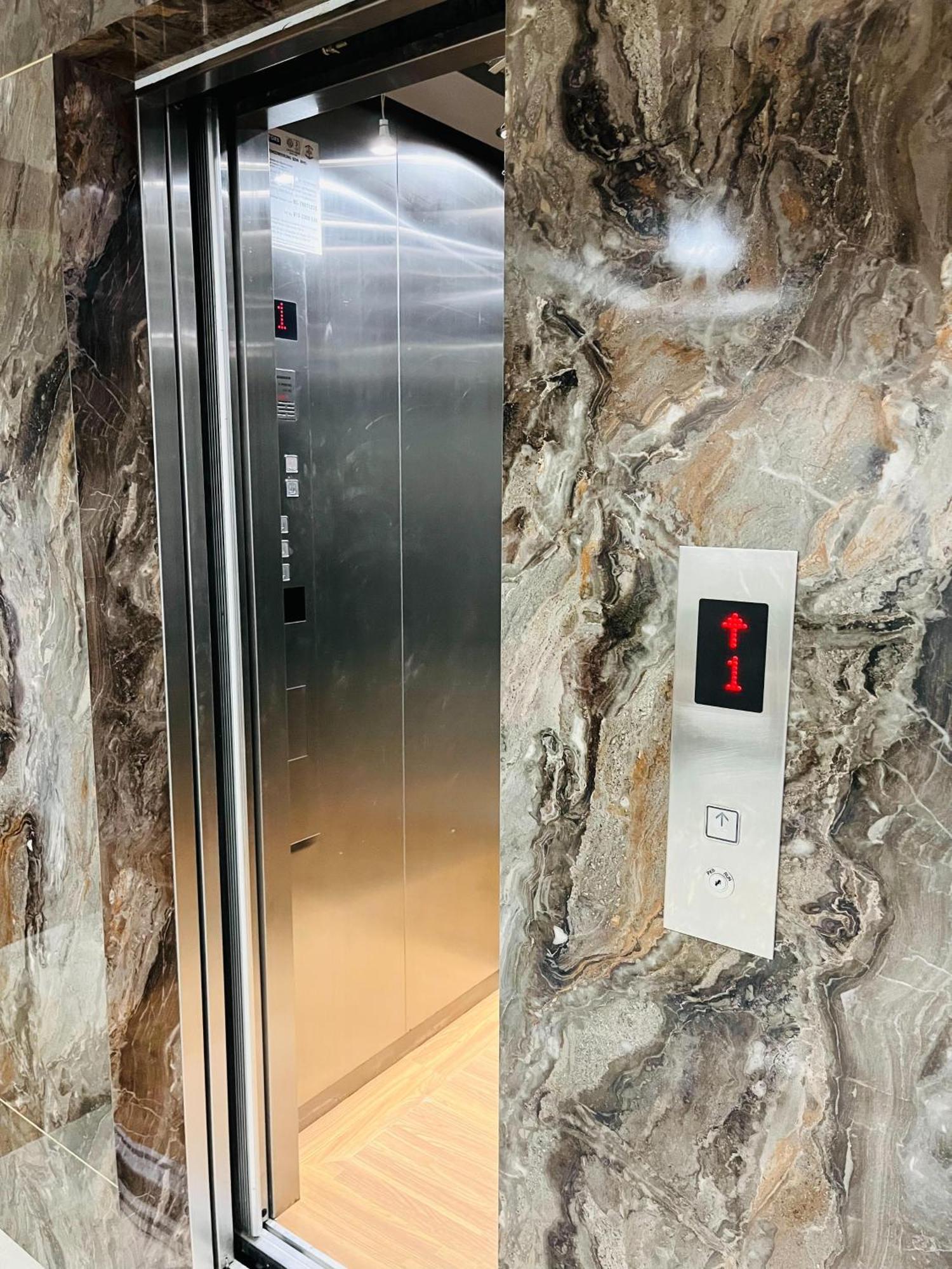 Prime Suite At Ampang - Individual Private Rooms クアラルンプール エクステリア 写真
